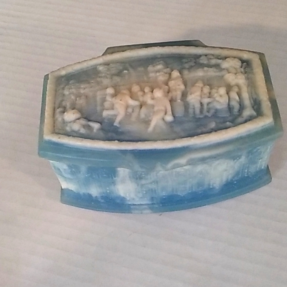 Incolay genuine blue trinket box